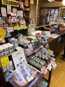 品揃え豊富な売店