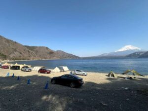湖畔サイトの全景