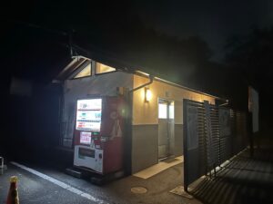 トイレと自動販売機