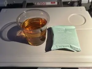 豆菓子と飲み物