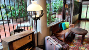 オンオンホテルの骨董品