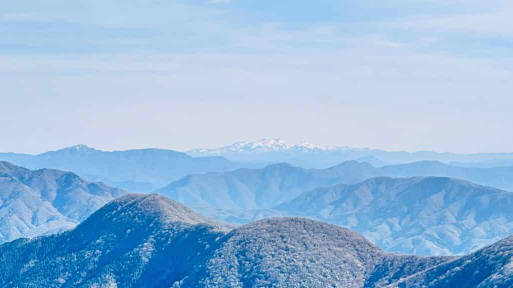 北アルプスを望む