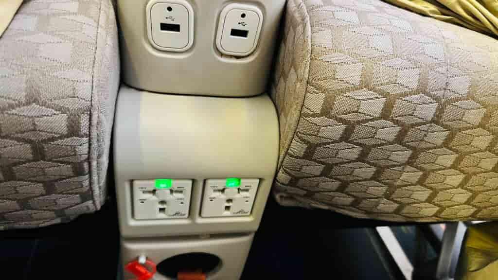 電源コンセント